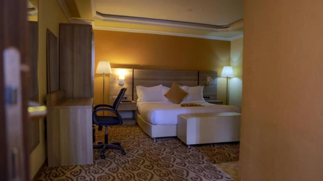Holiday Hotel Адис Абеба Екстериор снимка