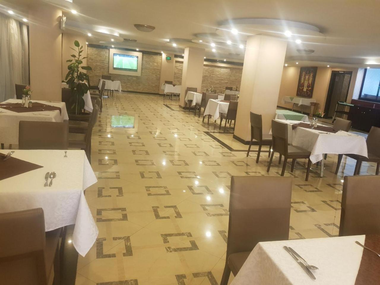 Holiday Hotel Адис Абеба Екстериор снимка