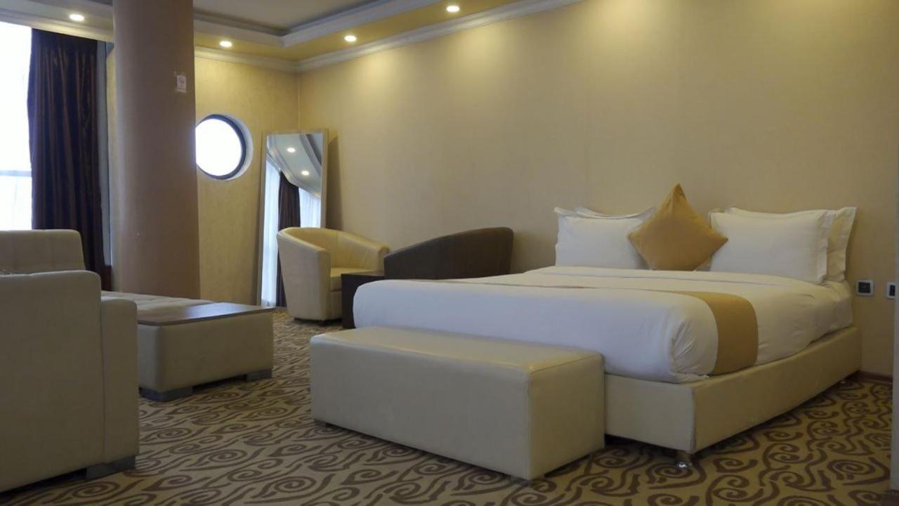 Holiday Hotel Адис Абеба Екстериор снимка